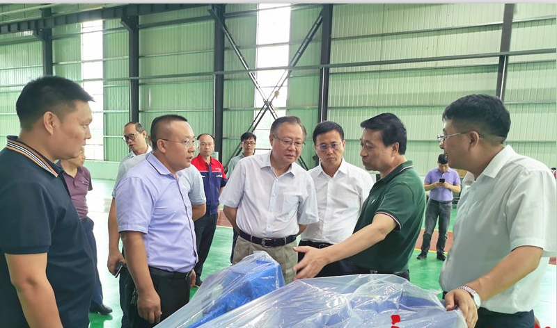 研究院领导陪同邵阳市委书记到邵东市仙槎桥镇调研五金特色小镇产业发展情况