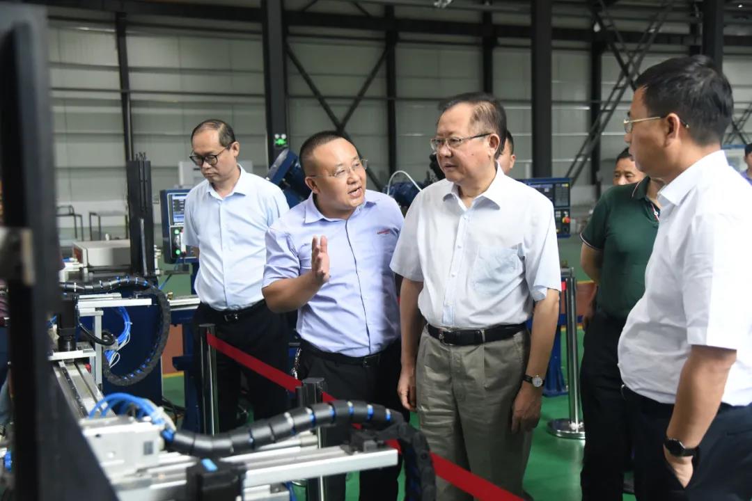 研究院领导陪同邵阳市委书记到邵东市仙槎桥镇调研五金特色小镇产业发展情况