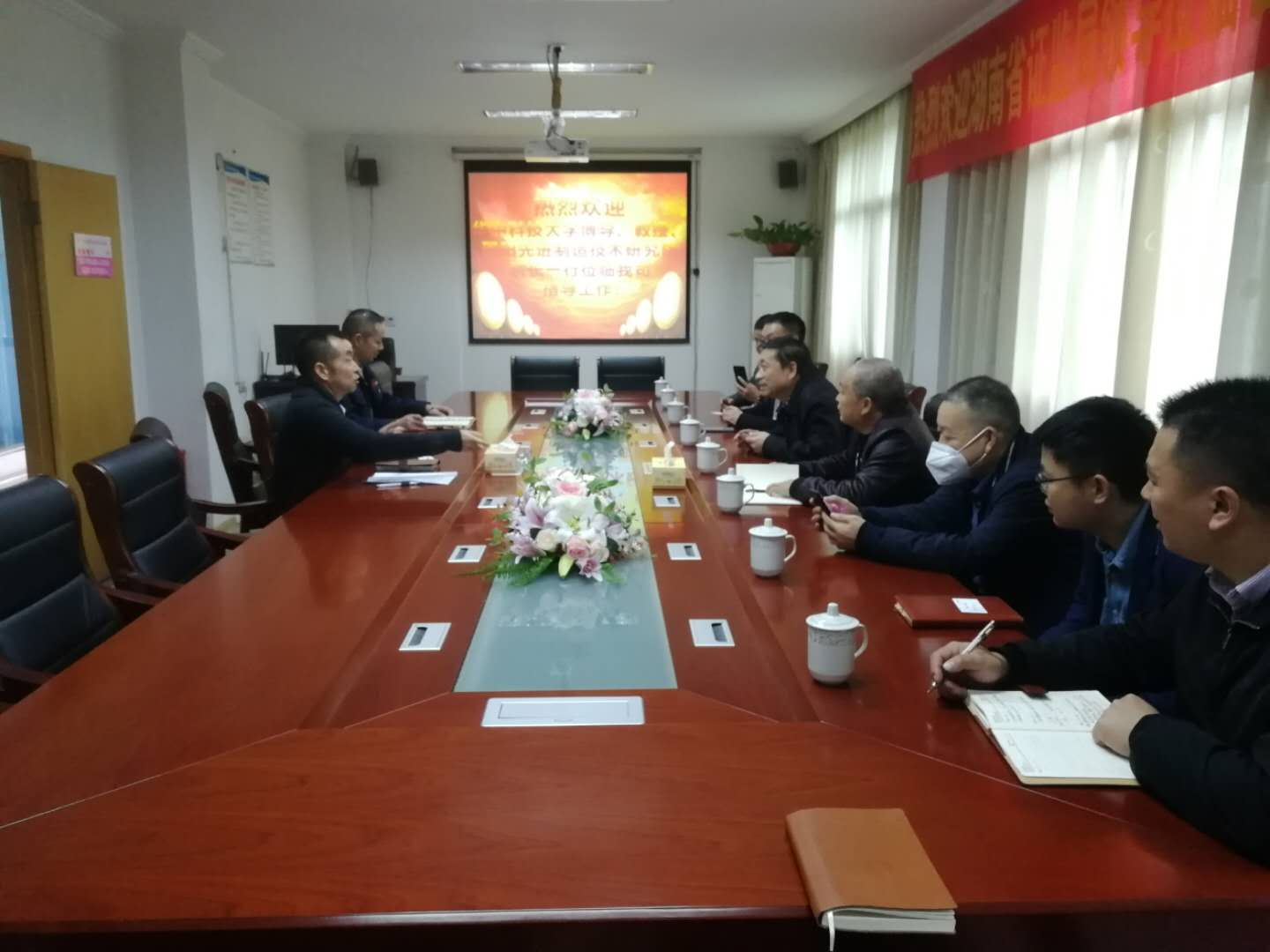 唐小琦院长带领研发团队一行对全市重点企业考察调研