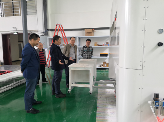 邵阳市科技局段邵宁局长、谢跃斌副局长等一行人莅临研究院考察调研