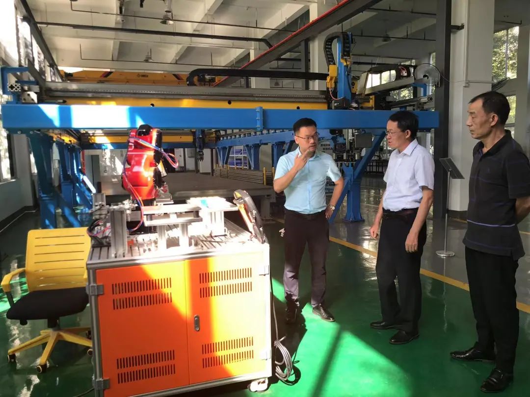 武汉纺织大学梅顺齐院士来邵调研院士专家工作室创建工作