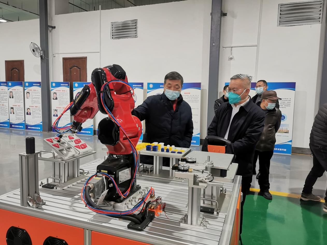 以科技创新引领产业转型 李茂席调研邵先院并宣讲党的二十大精神