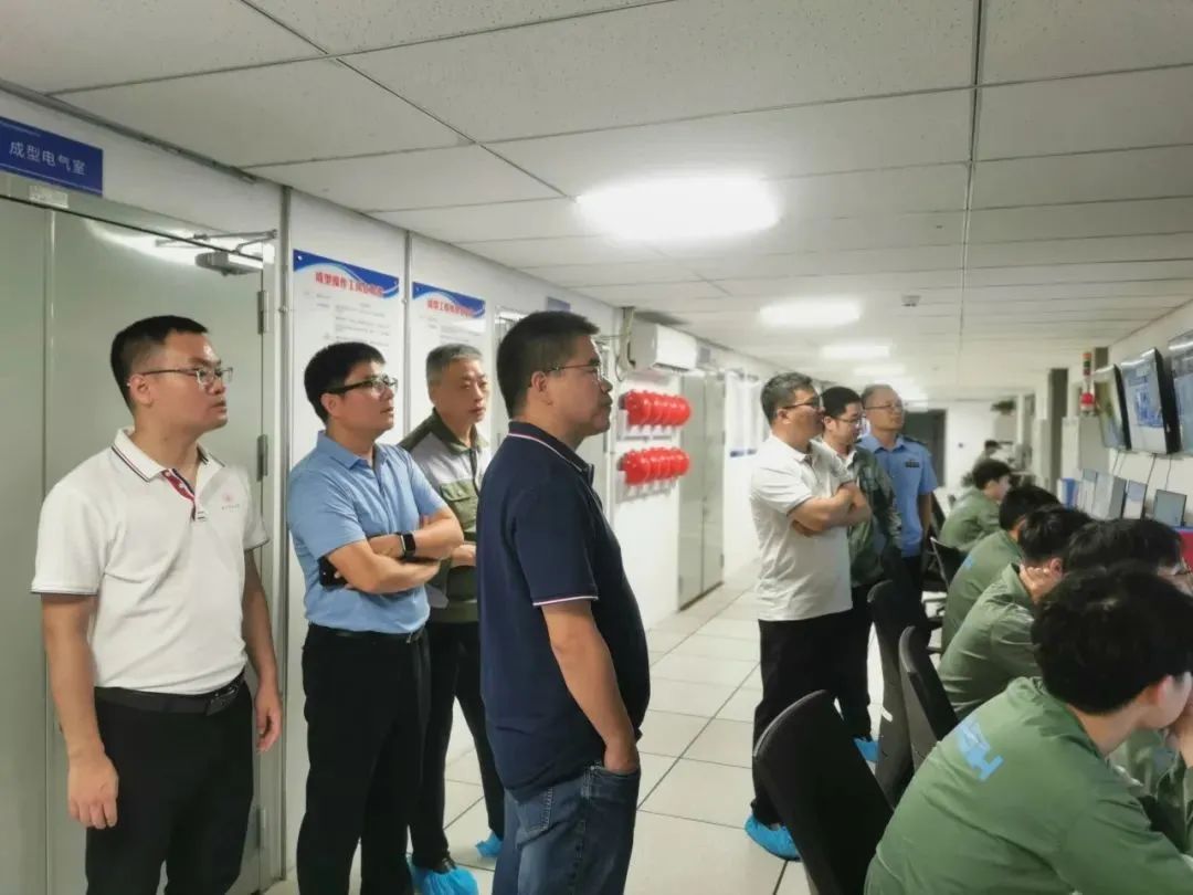 交流 | 华中科技大学武汉光电国家研究中心党委委员周铭一行来园区调研