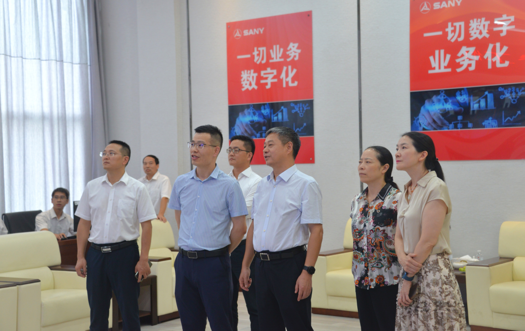 活动 | 严华在市区调研“智赋万企”行动进展情况